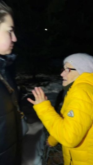 Дочь решила покормить пираний..