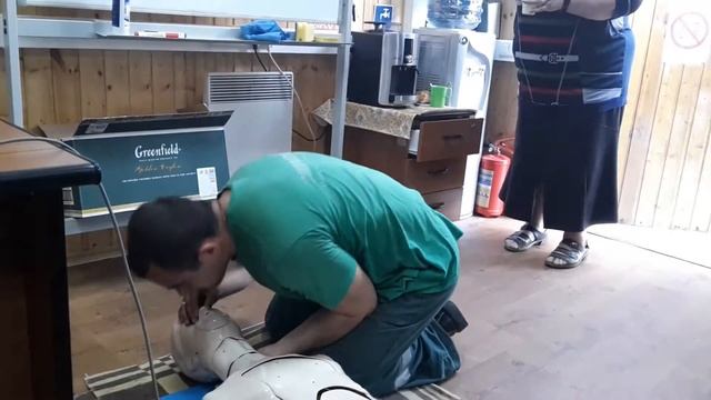 Тренировка искуственного дыхания смотреть онлайн