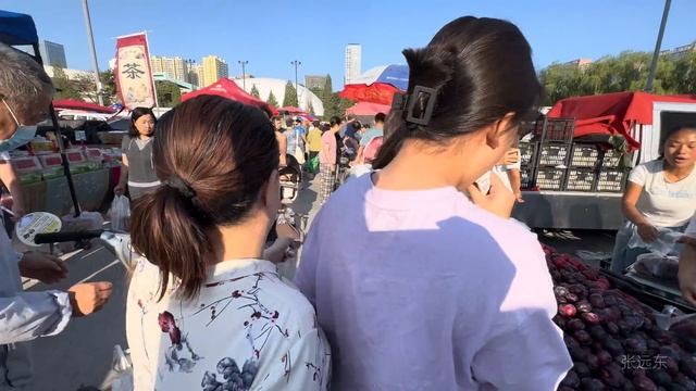 太原體育場早市，城市中的大集 смотреть онлайн