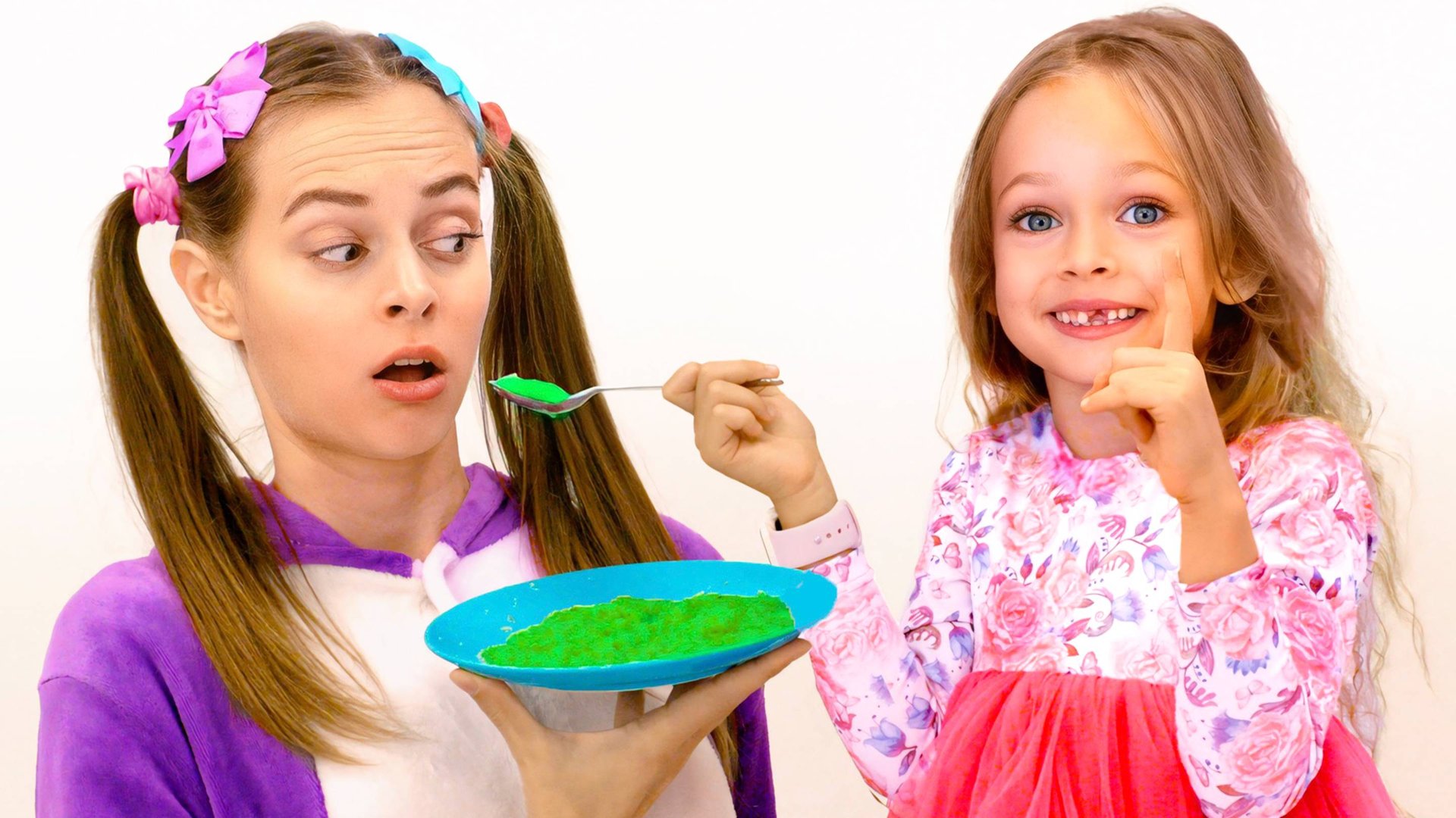 Майя и родители поменялись местами - Детские песни от Майи и Маши смотреть онлайн