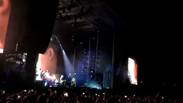 Depeche Mode Walking in my shoes . 19.07.2017 г. смотреть онлайн