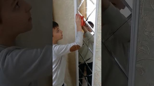 Салфетка для зеркал. Не оставляет разводов и ворсинок. Без вредной химии. смотреть онлайн