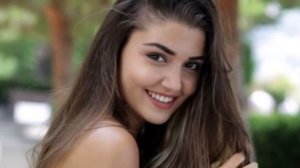 Тайный поцелуй Керема Бюрсина с Ханде Эрчел произвел фурор!