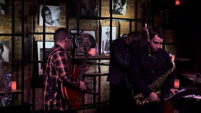 Stella by Starlight – Квартет Виктора Чаплыгина – 06.03.22 – джаз-клуб «ЭССЕ» г.Москва. смотреть онлайн