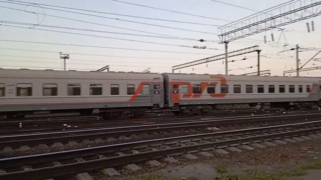 ВЛ80С-1871 "Комсомольцы" с пассажирскими вагонами Амендорф смотреть онлайн