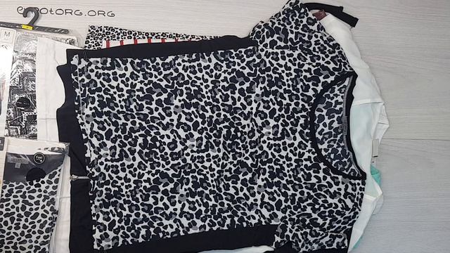 04603 Ladies t-shirts action (Женские футболки) №35 4,50 кг 14,80€ за кг 33 ед смотреть онлайн