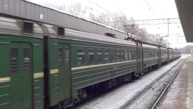 Электропоезд ЭД4М-0347, платформа Карачарово смотреть онлайн
