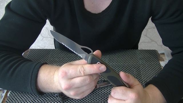 Сравнение Швейцарского армейского ножа Victorinox (SAK) и RangerGrip 178 смотреть онлайн