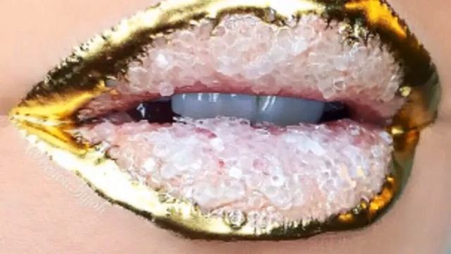 Знаки зодиаки на губах