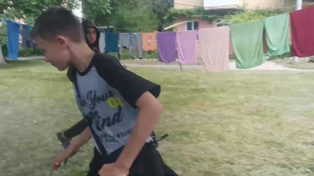 2 подростка обзиваються и бьються и харкаються очень смешно😂 смотреть онлайн