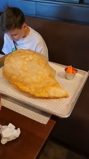 Самый большой чебурек. Одесса. парк Горького. вкусный 😋 смотреть онлайн