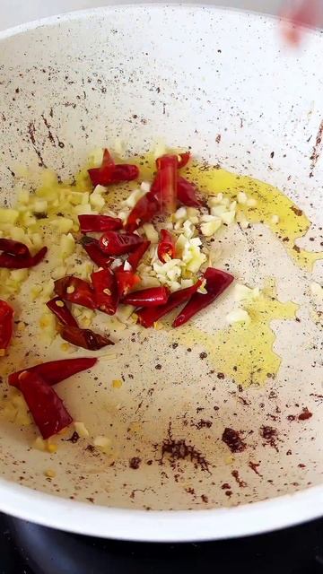 🌶️🌶️ The dry pot of noodle soup is fragrant and spicy, and the noodles are fragrant but not spicy смотреть онлайн