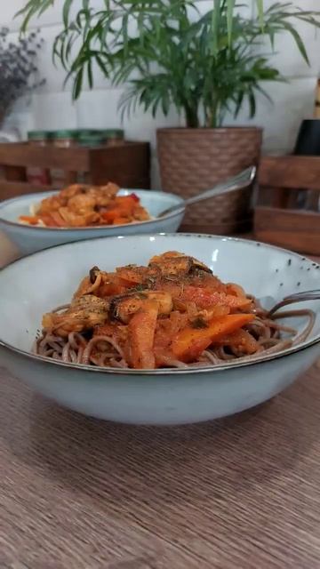 Лапша soba с мидиями и вялеными томатами 🍅 Подробный рецепт в описании ⬇️ смотреть онлайн