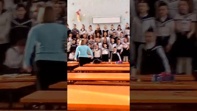 Школьники поют песню Моя Россия смотреть онлайн