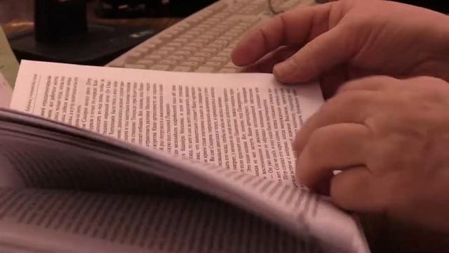 Видеообзор "Приглашение к чтению. Книга марта: А. Ребенок "Бабушка, у которой был танк" смотреть онлайн