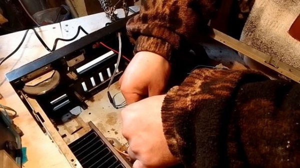 Ремонт гаражного магнитофона Sony без схемы