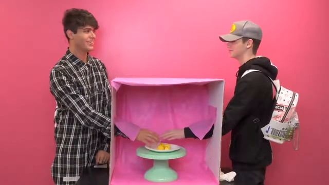 Пэйтон Мурмейер Vs Фейт Мурмейер и Брэндон Кардосо |Что в коробке? [РУССКАЯ ОЗВУЧКА]