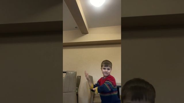 Танцы для детей кафе официальный клип диманы танцы смотреть онлайн