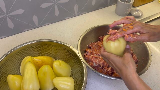 Вот что надо готовить сейчас! Голубцы из перцев. смотреть онлайн