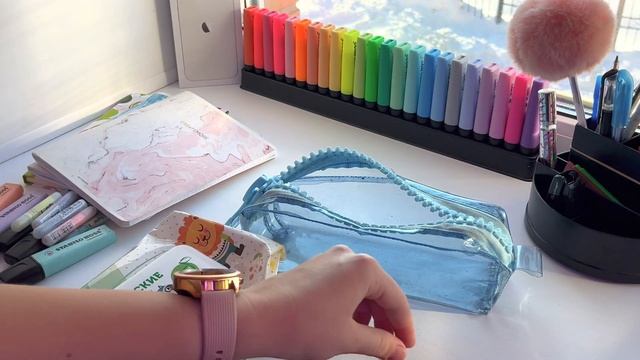 Что у меня в пенале??? What's in my pencil case? 2022 English and Russian version✨ смотреть онлайн