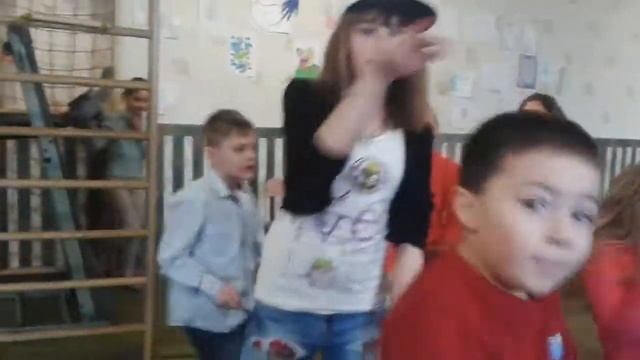 дискотека в комнате школьника "Барвинок" после концерта смотреть онлайн