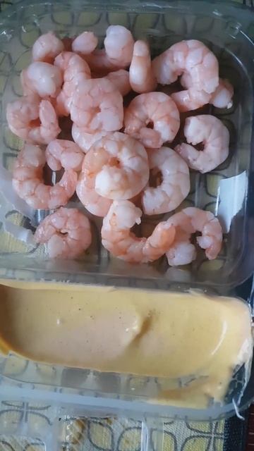 Delicious Appetizer Small Shrimps with mango and curry sauce #shorts смотреть онлайн