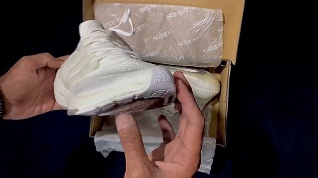 UltraBoost Unboxing | Men Running Shoes | White | Real Boost @sneakernjogger #adidas #ultraboost смотреть онлайн