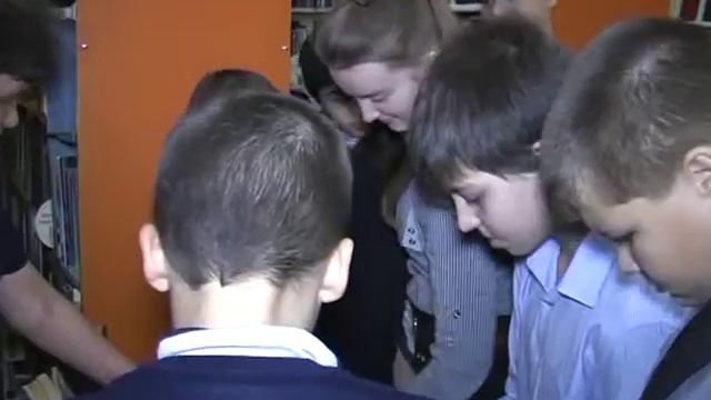 Школьники знакомятся с творчеством И Глазунова в библиотеке смотреть онлайн