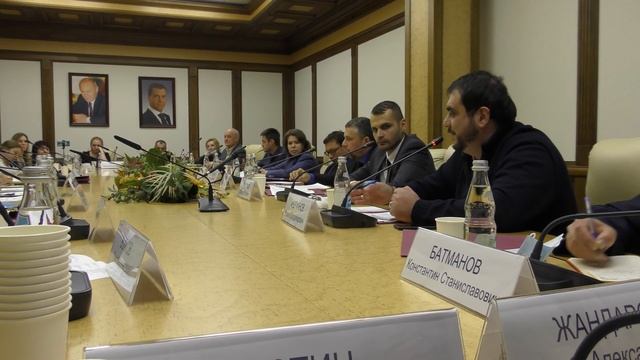Депутат Михаил Андрианов на заседании в Мособлдуме на обсуждении подмосковных и московских проблем смотреть онлайн