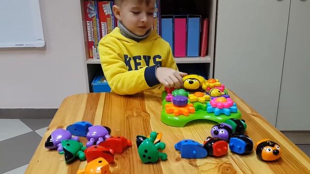БУКАШКИ для соотнесения цифры и количества смотреть онлайн