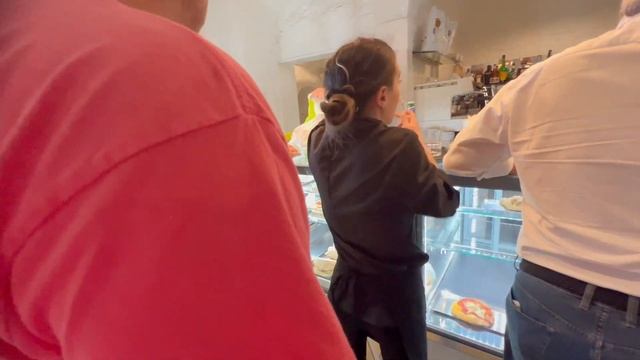 АЛЬБЕРОБЕЛЛО - город сказка в Италии I единственный в мире город ТРУЛЛОВ I Alberobello I ITALI смотреть онлайн