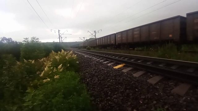 Электровозы 3ЭС5К-1041 "Ермак" с грузовым поездом и толкач 4ЭС5К-025 "Ермак" в хвосте. смотреть онлайн