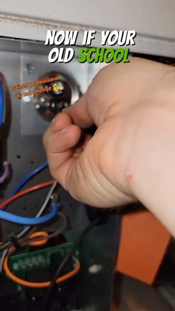 How to safely discharge a capacitor #viral #hvac #handyman смотреть онлайн