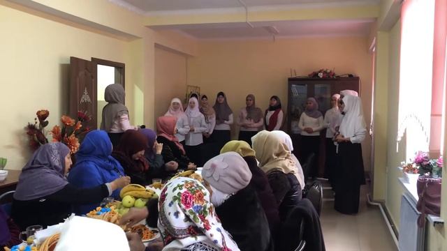 Хисса Бинт Зайд окуу борборунун студенттеринин аткаруусунда сценка смотреть онлайн