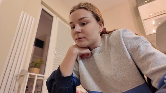 Влог о жизни в Варшаве | Обзор заведения и прогулка по парку | Распаковки смотреть онлайн