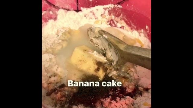 Banana Cake with Praline Frosting смотреть онлайн