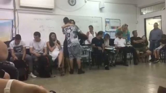 Вручение грамоты об окончании школы смотреть онлайн