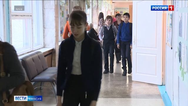 Устраивать первоклассников в школу теперь будут по новым правилам смотреть онлайн