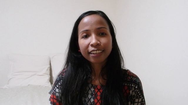 WIKITONGUES: Miarisoa speaking Malagasy смотреть онлайн