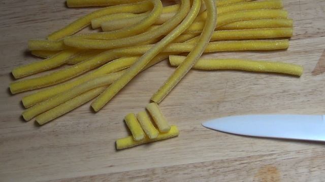 Haribo Balla Balla Sticks Zitrone Limette смотреть онлайн