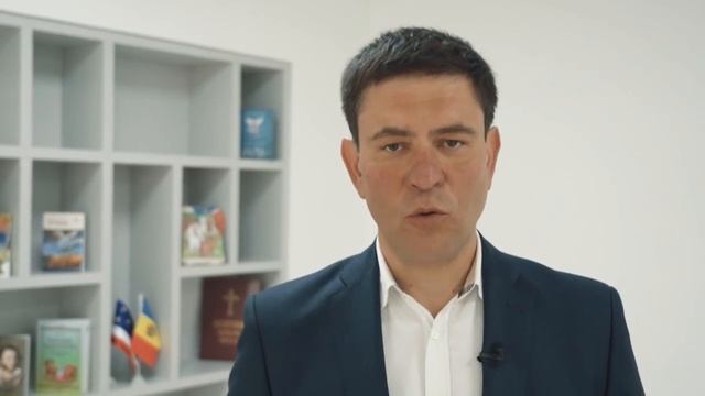 Виктор Петров: причина печати большей части бюллетеней на русском языке - очевидна смотреть онлайн