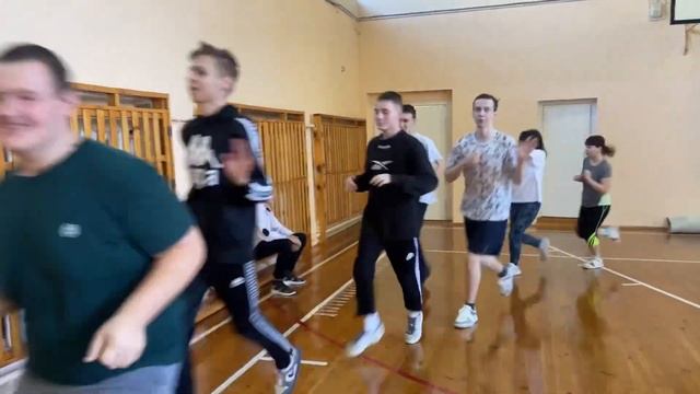 Наш любимый 9 «Б» #школа #класс #ученики #ребята #учитель #физкультура смотреть онлайн