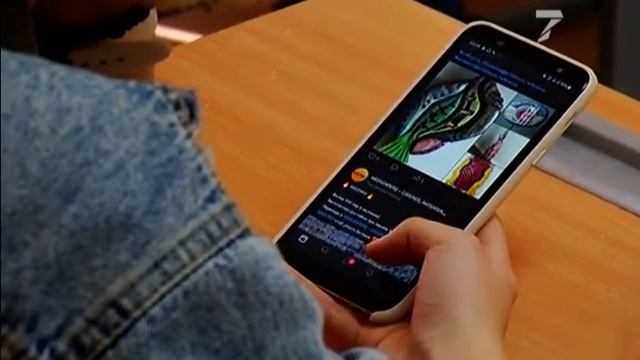 Красноярским школьникам разрешили пользоваться гаджетами в учебных заведениях смотреть онлайн