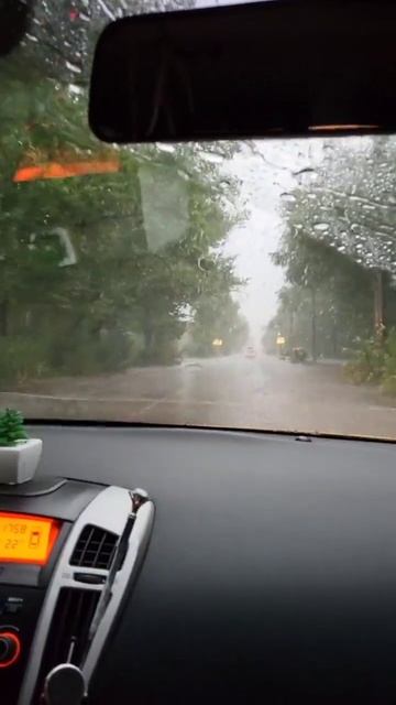 Автошкола SVETOFOR34 Обучение в дождь смотреть онлайн