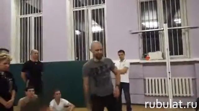 Урок самообороны видео приёмы самообороны смотреть онлайн