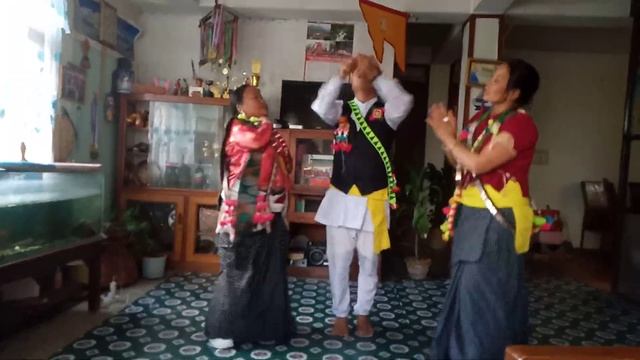 Purbeli Maya dance cover by tej kumar Rai , Tika sari Rai,Santi kala Rai смотреть онлайн