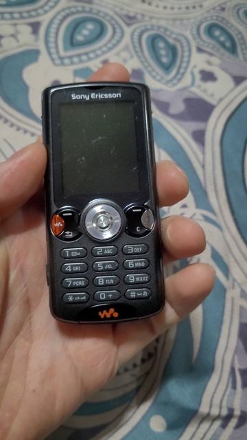 Sony Ericsson W810i смотреть онлайн