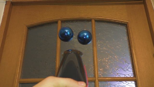 Притяжение двух шаров от воздуха