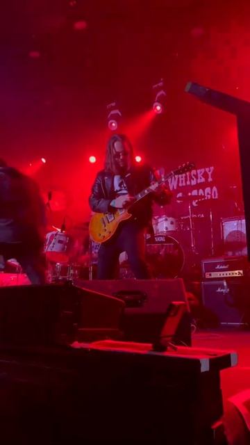 Clip from the Whisky show last night, I use an octave effect on the first half of the solo! смотреть онлайн