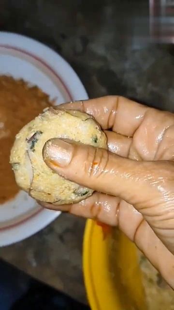 Make a wonderful meal with stale rice, rice flour and egg #shorts смотреть онлайн